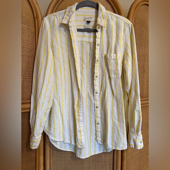 Universal Thread | button up top - Picture 2 of 10